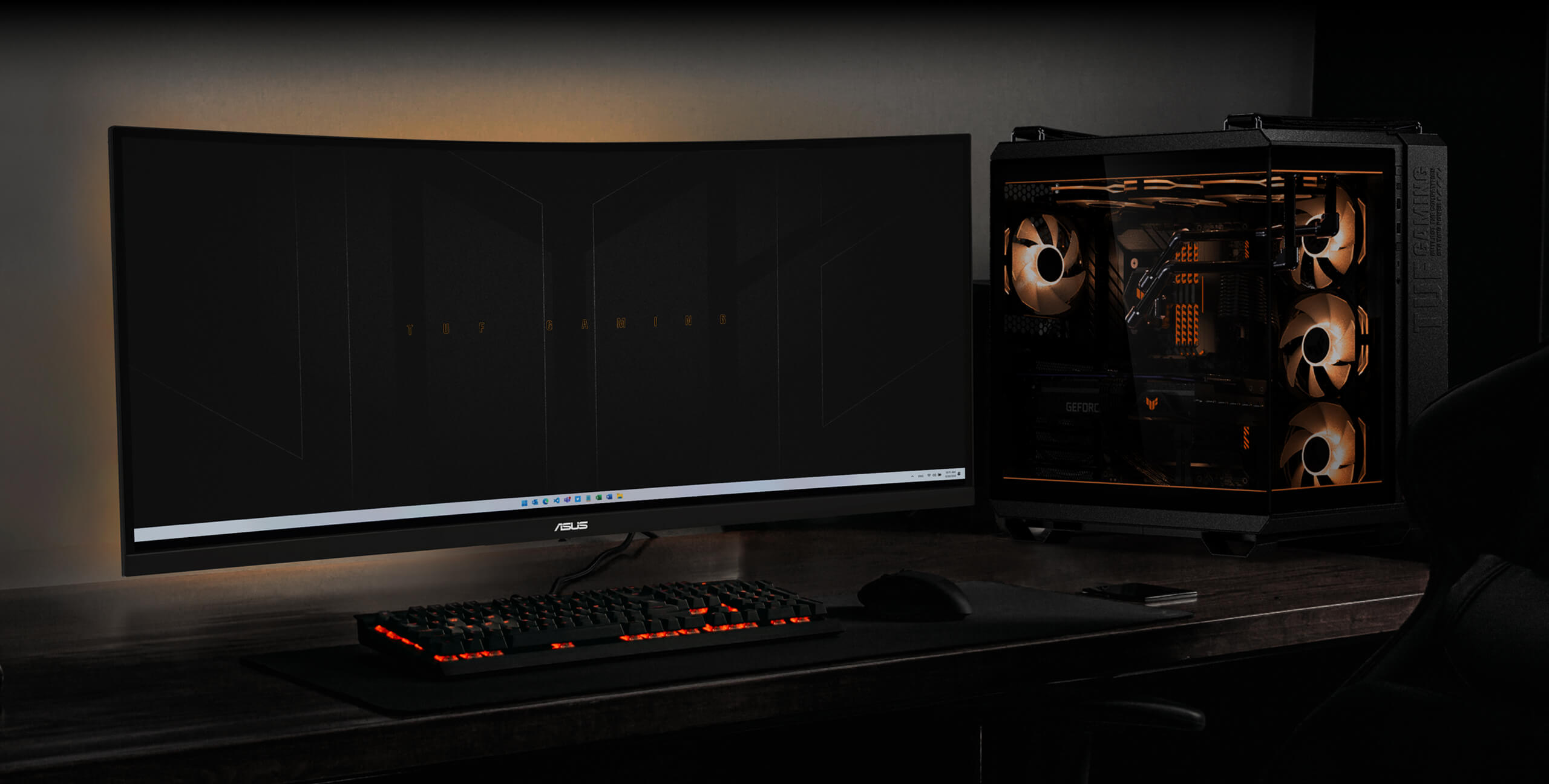 A sleek gaming build with TUF Gaming ARGB Lighting Kit for GT502 Horizon Series.